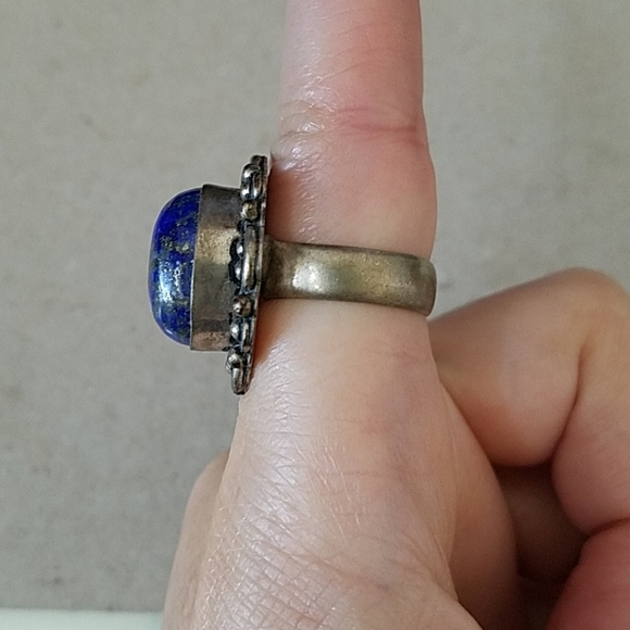 Vintage Sterling Silver and Oval Lapis Ring - Picture 2 of 7